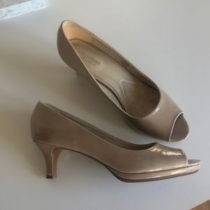 Naturalizer N5 comfort heels